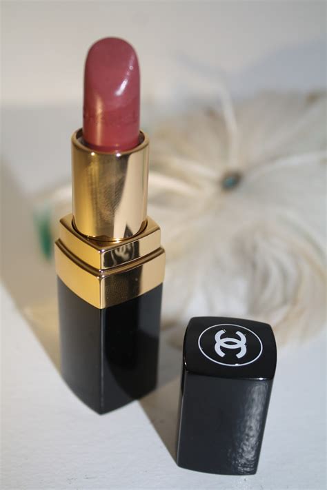 t and c chanel rouge lipstick.